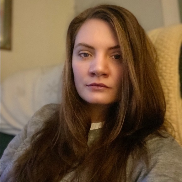 Meet your Posher, Allison - Picture 1 of 2